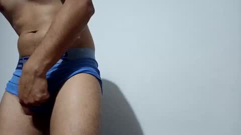 Snapshot of manucurve chatting on 09-17-25, 04:25 manucurve online show from 09-17-25, 04:25