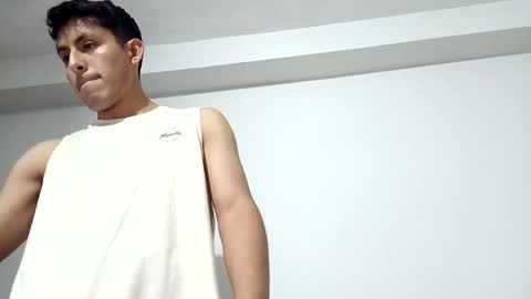 Snapshot of manucurve chatting on 09-30-25, 02:16 manucurve online show from 09-30-25, 02:16