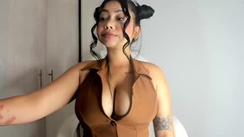 MANUELA online show from 09-20-25, 03:24