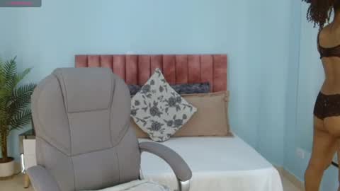 Snapshot of manuela_giraldo_ chatting on 07-30-26, 12:15 Manuela Giraldo online show from 07-30-26, 12:15