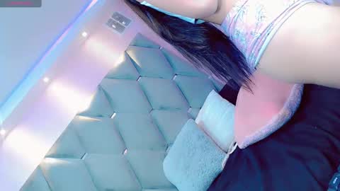 Manuela Kingsley online show from 12-17-24, 02:44