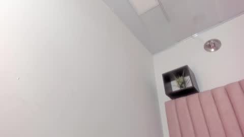 manu 3 online show from 10-27-25, 03:10