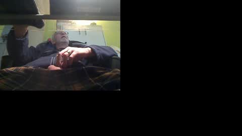 Snapshot of manufocus chatting on 10-18-25, 08:15 Manu online show from 10-18-25, 08:15