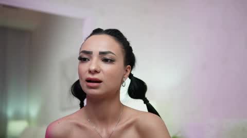 Snapshot of maraciel chatting on 02-25-25, 04:57 Mara online show from 02-25-25, 04:57