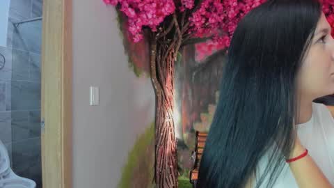 Mara Hanson online show from 12-17-25, 12:00