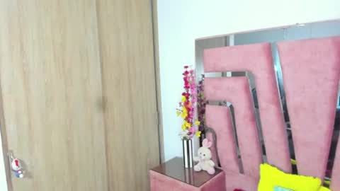 Snapshot of marakarly chatting on 11-18-25, 07:18 Marakarly online show from 11-18-25, 07:18