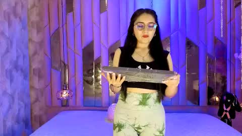 Snapshot of marawolf1 chatting on 11-16-25, 08:47 Mara online show from 11-16-25, 08:47