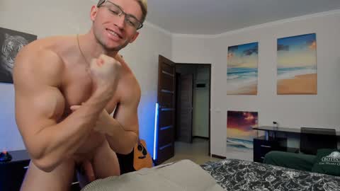 Snapshot of marc105100 chatting on 01-09-25, 10:52 alex marvelxx online show from 01-09-25, 10:52