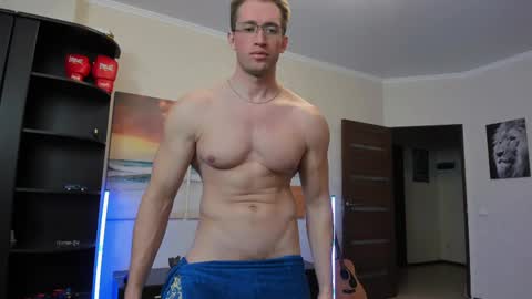 Snapshot of marc105100 chatting on 03-07-25, 06:54 alex marvelxx online show from 03-07-25, 06:54