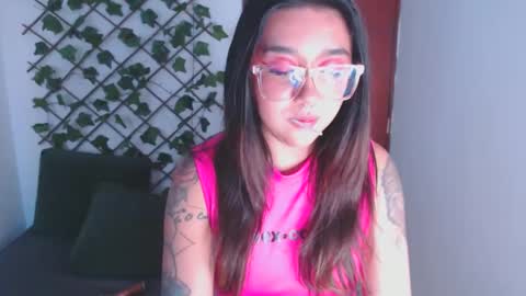 Snapshot of marce_bunny chatting on 11-11-25, 09:59 Marcela online show from 11-11-25, 09:59