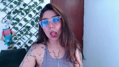 Snapshot of marce_bunny chatting on 04-30-26, 06:03 Marcela online show from 04-30-26, 06:03