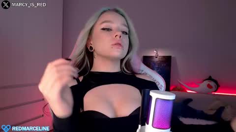 Snapshot of marceline_red chatting on 02-27-25, 05:15 Lady Marceline online show from 02-27-25, 05:15