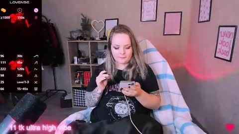 Sara online show from 03-07-25, 02:34