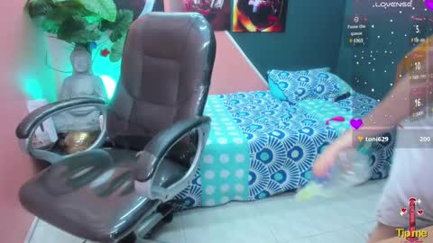 Marcella Hill online show from 02-16-25, 08:44