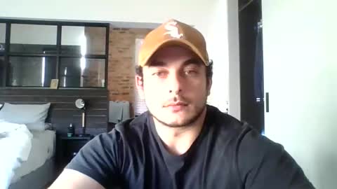 Snapshot of marcelpret20 chatting on 06-04-26, 01:17 marcelpret20 online show from 06-04-26, 01:17