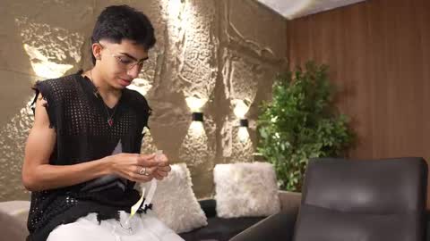 Marco and Ethan online show from 09-30-25, 03:55