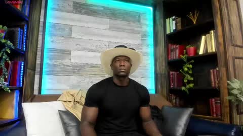 Snapshot of marcusblack_ chatting on 05-16-26, 01:10 Marcusssss online show from 05-16-26, 01:10