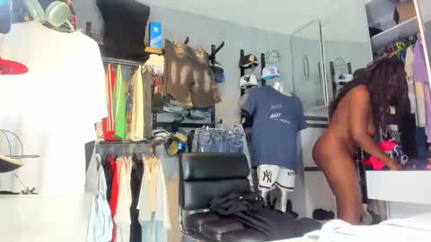 Mareia online show from 10-17-25, 07:05