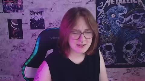 Snapshot of margaret_red chatting on 06-12-26, 02:27 Margaret online show from 06-12-26, 02:27
