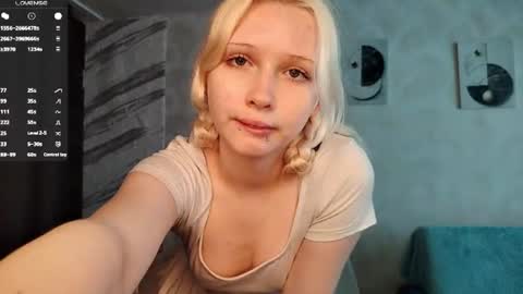 Snapshot of margaretasey chatting on 06-18-26, 12:11 Margaret online show from 06-18-26, 12:11