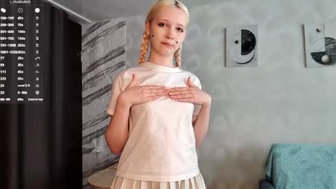 Snapshot of margaretasey chatting on 06-25-26, 01:49 Margaret online show from 06-25-26, 01:49