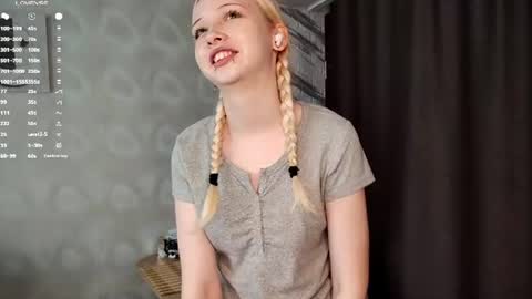 Snapshot of margaretasey chatting on 07-05-26, 01:23 Margaret online show from 07-05-26, 01:23