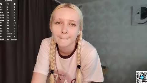 Snapshot of margaretasey chatting on 07-14-26, 04:28 Margaret online show from 07-14-26, 04:28