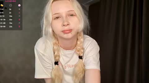 Snapshot of margaretasey chatting on 07-15-26, 12:27 Margaret online show from 07-15-26, 12:27