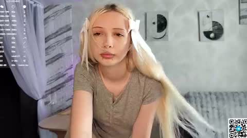 Snapshot of margaretasey chatting on 07-22-26, 01:19 Margaret online show from 07-22-26, 01:19