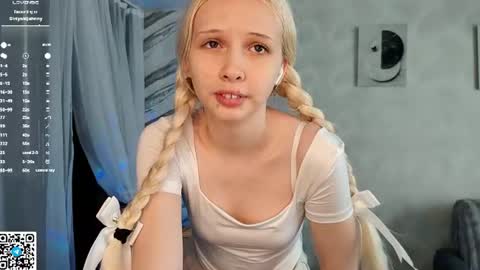 Snapshot of margaretasey chatting on 07-23-26, 01:19 Margaret online show from 07-23-26, 01:19