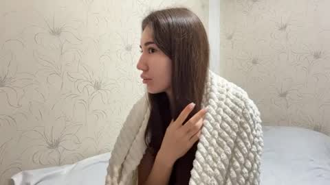 Snapshot of margaretawieczorek chatting on 06-03-26, 02:03 Emily online show from 06-03-26, 02:03