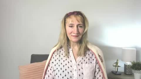 Snapshot of margaretmature chatting on 02-12-25, 07:35 margaretmature online show from 02-12-25, 07:35