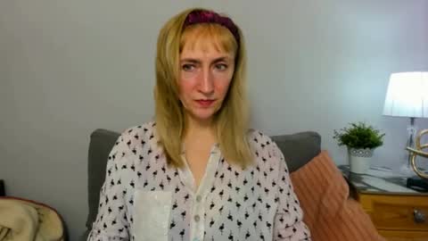 Snapshot of margaretmature chatting on 02-25-25, 04:21 margaretmature online show from 02-25-25, 04:21