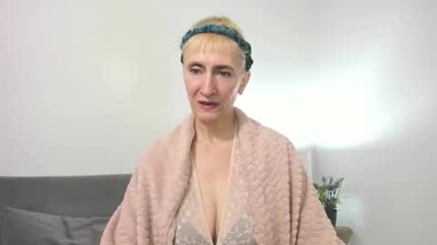 Snapshot of margaretmature chatting on 10-10-25, 12:48 margaretmature online show from 10-10-25, 12:48