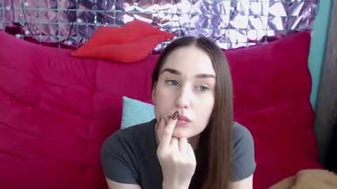 Snapshot of margarettii chatting on 02-20-25, 12:15 margarettii online show from 02-20-25, 12:15