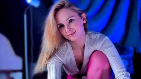 Snapshot of margaux_corsets6641000 chatting on 12-27-24, 10:23 margaux_corsets6641000 online show from 12-27-24, 10:23