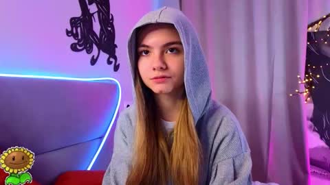 Snapshot of margiedavidson chatting on 03-05-26, 08:43 Call me Margie33 online show from 03-05-26, 08:43