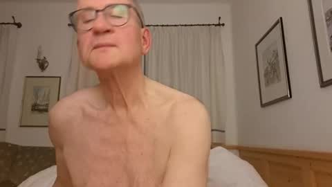 marginalie online show from 12-15-25, 04:33