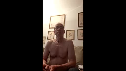 Snapshot of marginalie chatting on 04-26-26, 04:32 marginalie online show from 04-26-26, 04:32