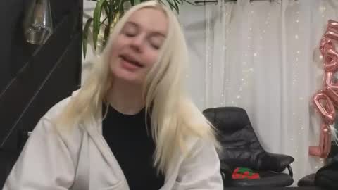 margot_robbie7 online show from 02-14-25, 03:00