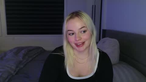 margot_robbie7 online show from 11-19-25, 12:32