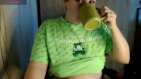 Mari online show from 11-05-25, 06:02