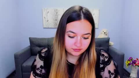 Snapshot of maria_bond chatting on 11-19-25, 06:35 Maria online show from 11-19-25, 06:35