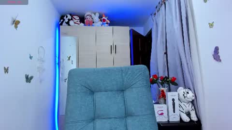 Snapshot of maria_camila77 chatting on 06-20-26, 02:14 Maria camila online show from 06-20-26, 02:14