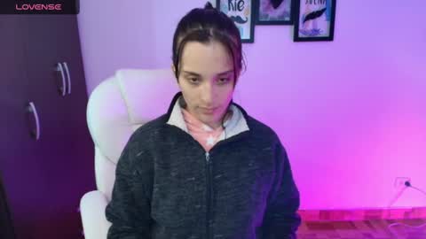 Snapshot of mariaan_m chatting on 02-17-25, 11:13 Leidy online show from 02-17-25, 11:13