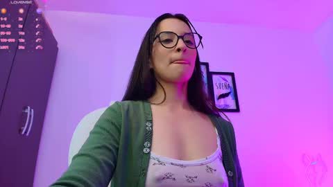 Snapshot of mariaan_m chatting on 02-19-25, 02:01 Leidy online show from 02-19-25, 02:01