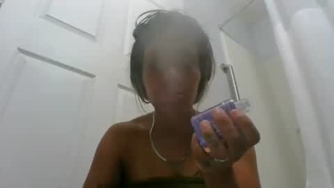Snapshot of mariah255 chatting on 07-04-26, 05:13 Mariah online show from 07-04-26, 05:13