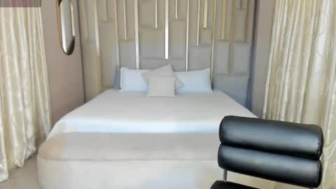 MARIA HERRERA  online show from 12-15-25, 07:29