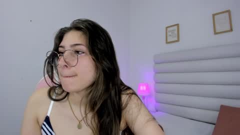 Snapshot of mariam_scott18 chatting on 12-22-24, 10:15 Mariam online show from 12-22-24, 10:15