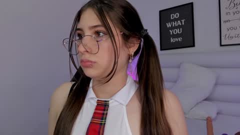 Snapshot of mariam_scott18 chatting on 02-06-25, 10:10 Mariam online show from 02-06-25, 10:10
